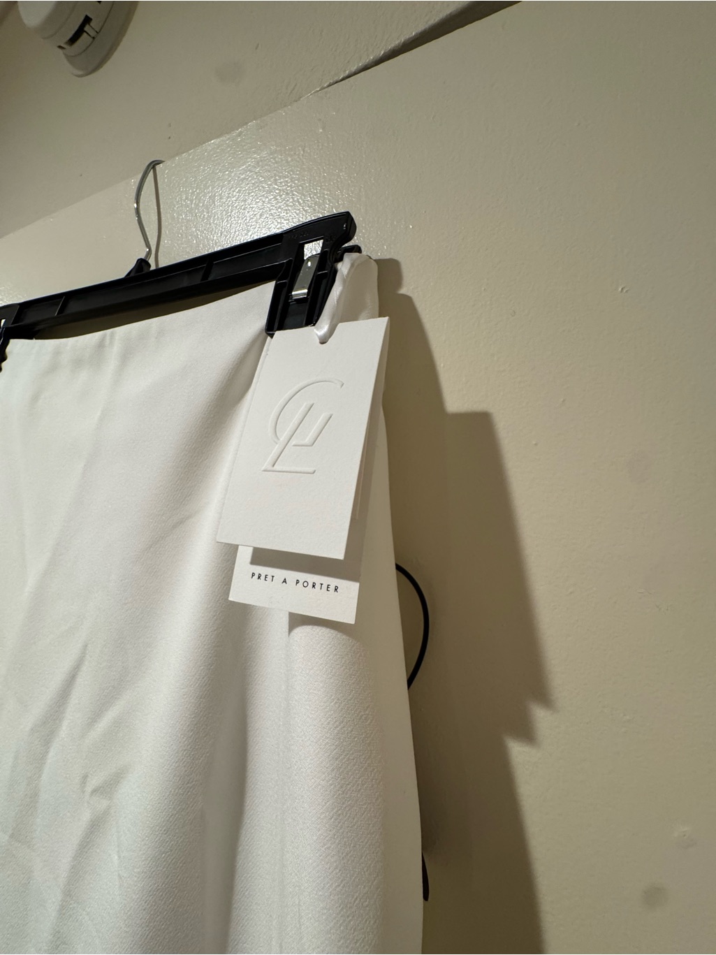 Elegant White Fitted Mermaid Skirt W/ Train — image 4 of 8